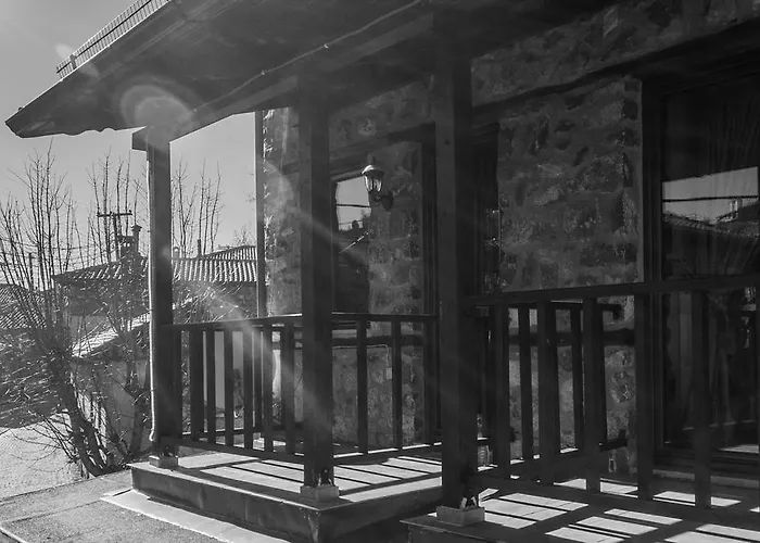 Πανσιόν To Spitiko